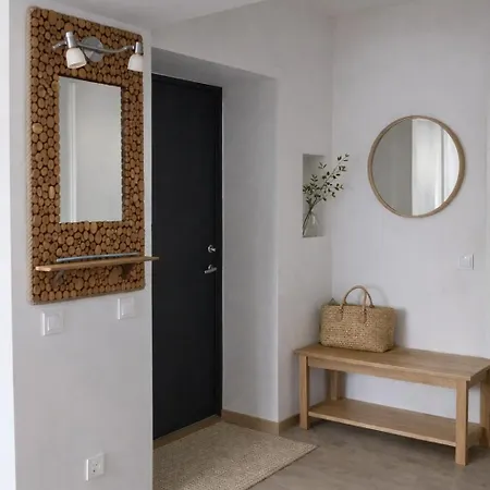 Cozy Near Hiking Trails Apartment Janeda